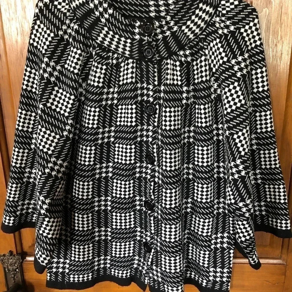 LAVENA 3/4 Length Sleeved  Cardigan - Picture 3 of 11